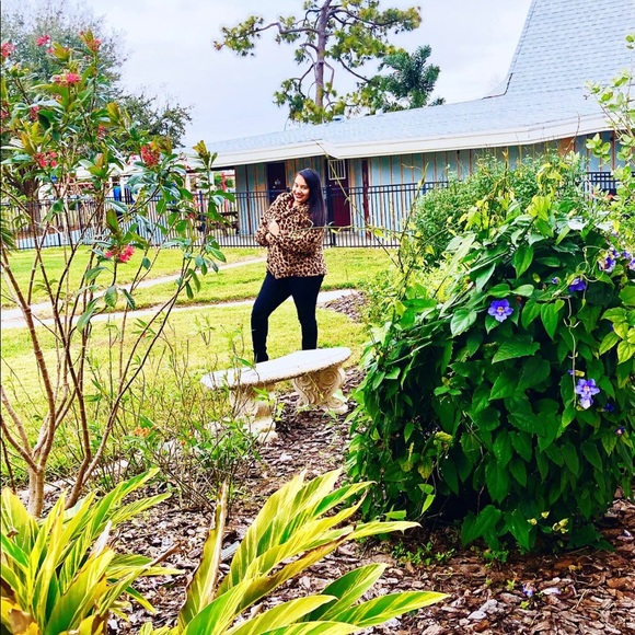 Follow us on Instagram!! 💁🏽‍♀️ - Picture 4 of 6